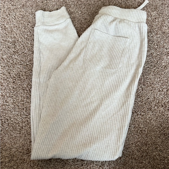 Alo Gray Ribbed Joggers - Picture 4 of 8